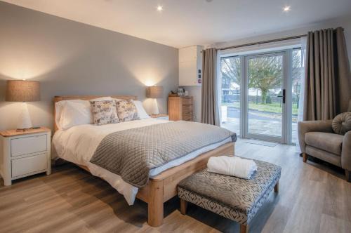 Suite 2 - Sleeping Giant Hotel - Pen Y Cae Inn