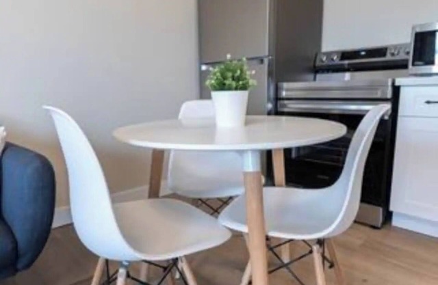 Suite 3 - Relax in beautiful Bayfield - 15min from Grand Bend