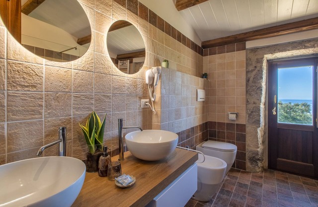 Suite Esclusive Immerse Nella Natura con Vista Mare Panoramica