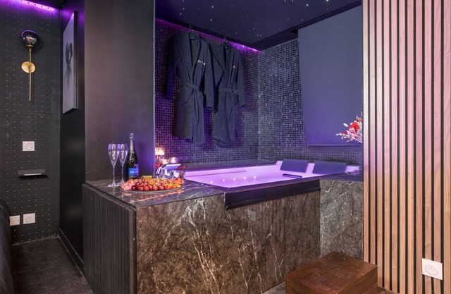 Suite Romantique Avec Jacuzzi Privatif