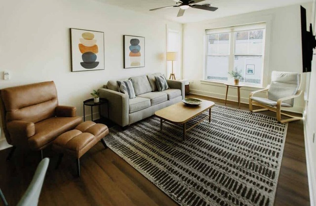 Suites on Main - Unit 2