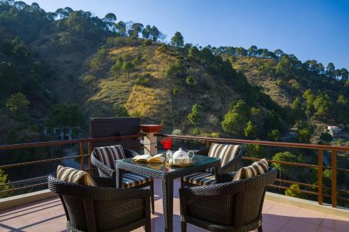 Sukhmani Cottage Hilltop 2-BHK With Open Dining & Common Garden