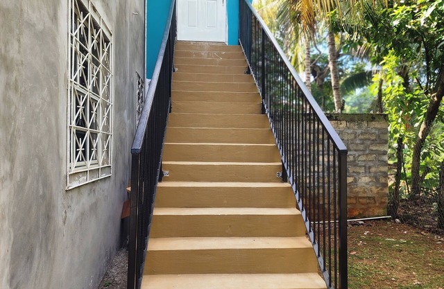 Summaz Oasis- Cozy 2-bedroom apartment with WiFi, AC in charming Santa Cruz