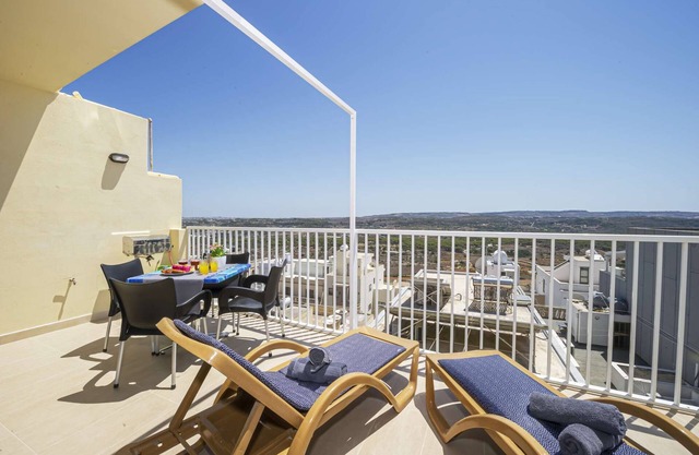 Summer Breeze Apartment with large Panoramic Terrace with country and seaviews