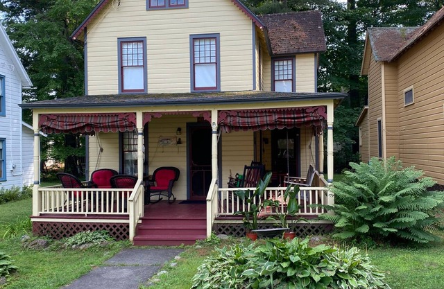 Summer Cottage in Historic Sacandaga Park.