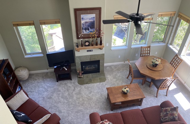 Summer Discounts! Large Top Floor Condo with Views! Near Resorts, Trails, etc.!