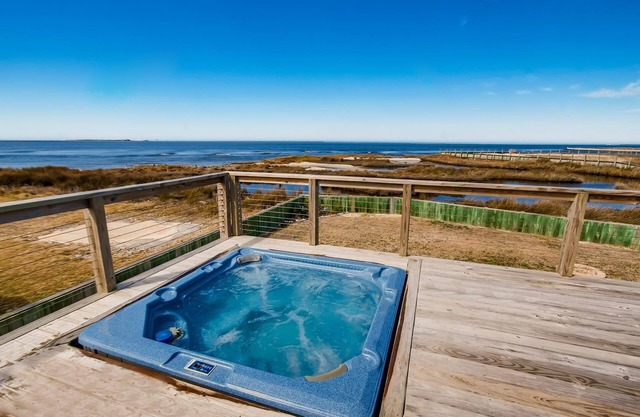 SUMMER SAVINGS -Soundfront Dog Friendly Hatteras Home w/Hot Tub and Water Views