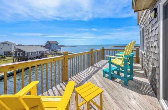 SUMMER SAVINGS - Soundfront Home with Hot tub, Game Room, Boat Dock, and Kayaks