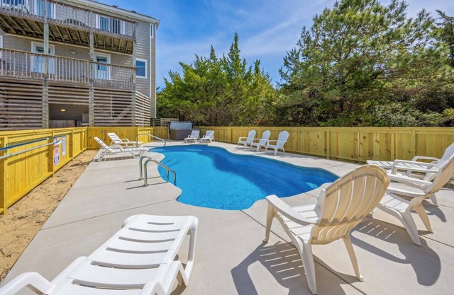SUMMER SAVINGS - Soundside Dog Friendly w/Pool, Hot Tub, Elevator, Cmty Tennis