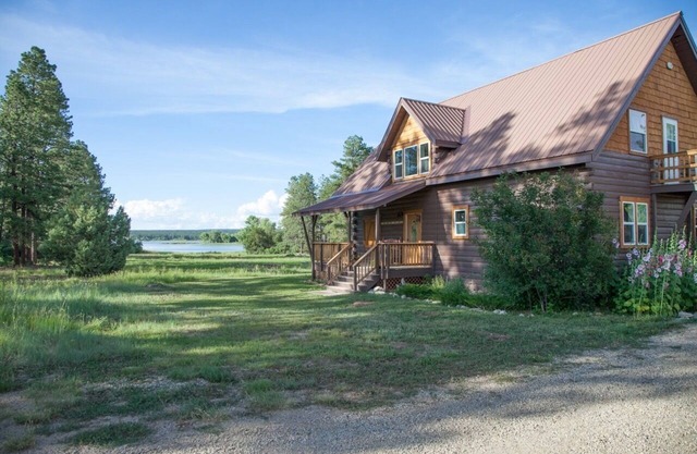 Summit Lake Cabin Near Mesa Verde National Park, Durango, and skiing