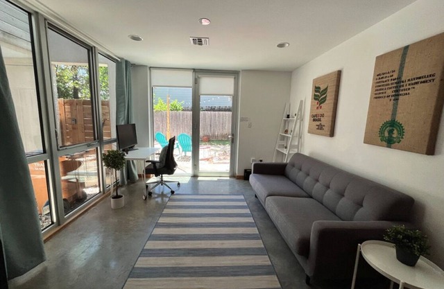 Sun Filled Haus: Private Entry, Yard, Carport