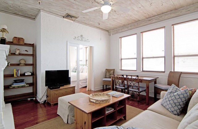 SUN-FILLED PENTHOUSE; WALK TO BEACH AND IN-TOWN; BEST UNIT IN THE BLDG!