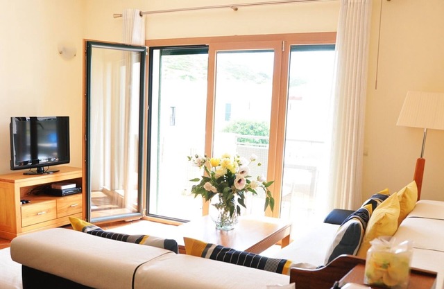 SUN-FLOODED APARTMENT IN BURGAU NEAR BEACH & GOLF WIFI