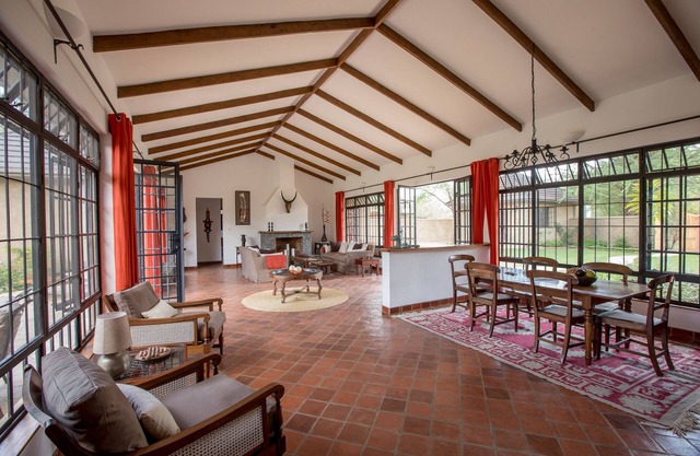 Sunbird Cottage, Exclusive Cottage located on 18 hole Golf course, Tanzannia