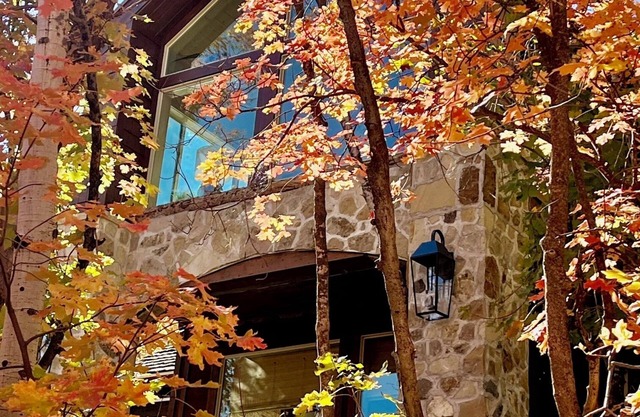 Sundance carriage house, romantic, Sleeps 5