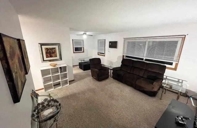 Sunflower Home NEAR Park N Ride 2 miles from Mayo With Garage Space on Bus Line