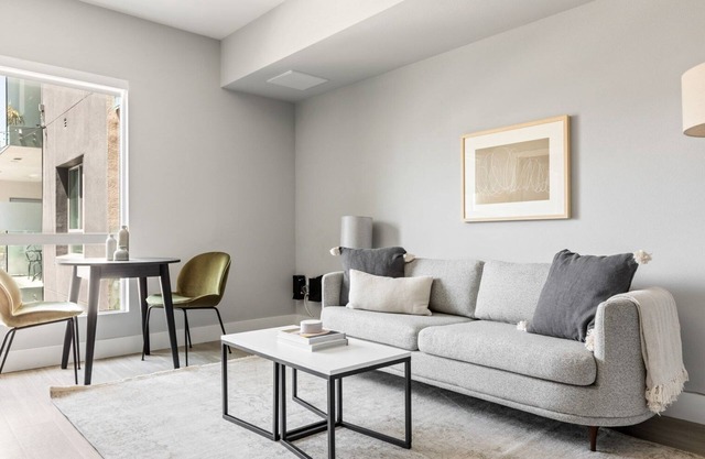 Sunlit Long Beach 1BR w/Pool & Gym, walk to Ocean Blvd, by Blueground