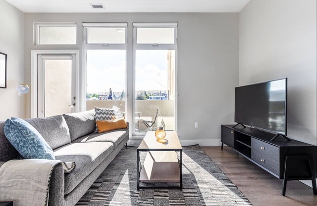 Sunlit San Carlos 2BR w/Gym, Pool, walk to Train & Shops, by Blueground