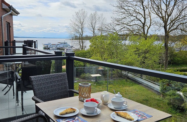 sunny 2 rooms apartment with balcony and a view to the Salzhaff