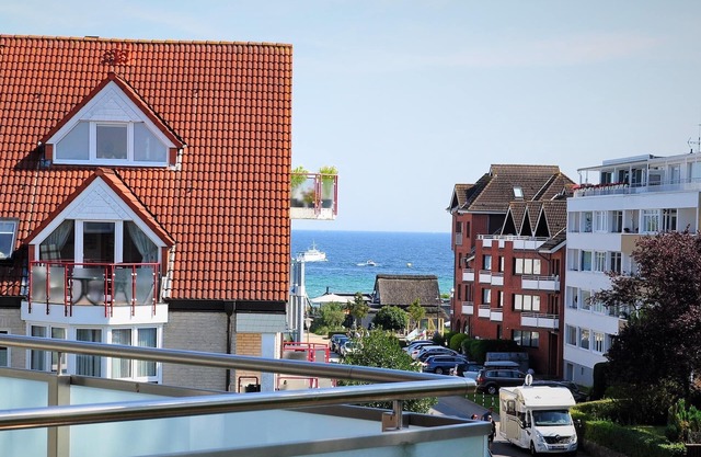 Sunny 2 room apartment near the beach with balcony and partial sea view