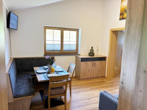 Sunny Alpine Apartment by the Slopes