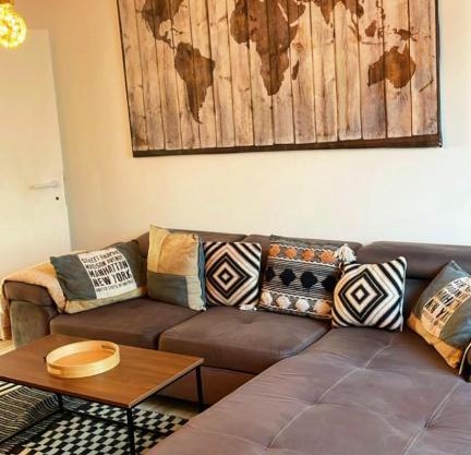 Sunny apartment near atomium parking free