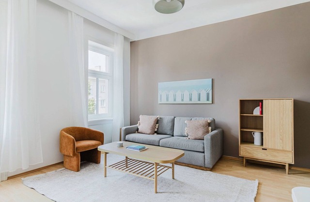 Sunny Döbling 2BR, Furnished & Decorated, by Blueground