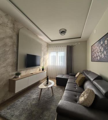 Sunny Hill - Parking - Fenced Garden - Luxury Loft