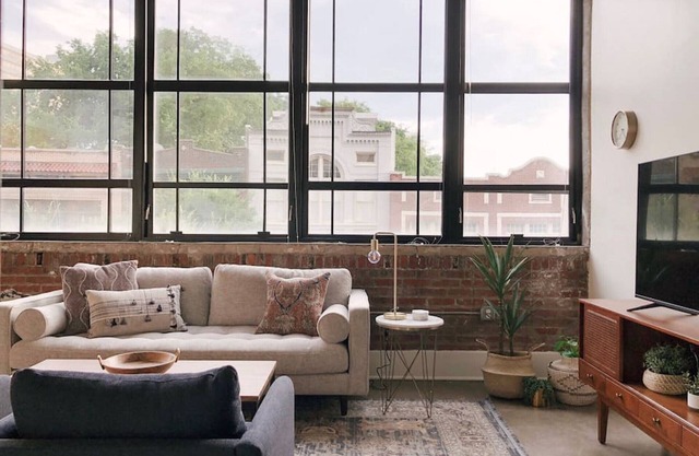 Sunny Loft w/View of Gay St