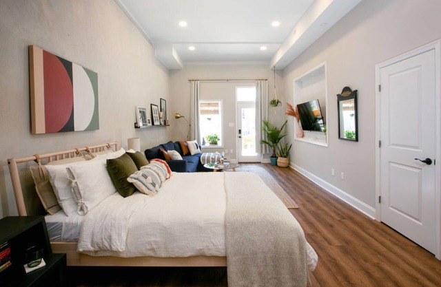 Sunny & Lofty in Manayunk w/ Private Outdoor Space