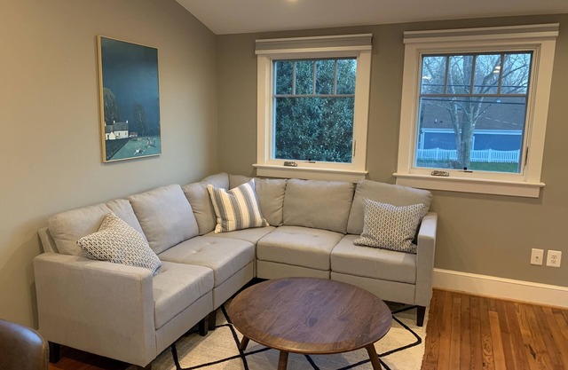 Sunny, Stylish Carriage House