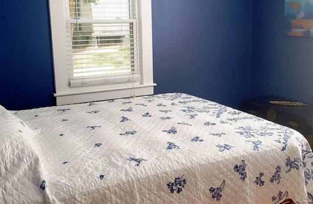 Sunny Virginia Equestrian Cottage