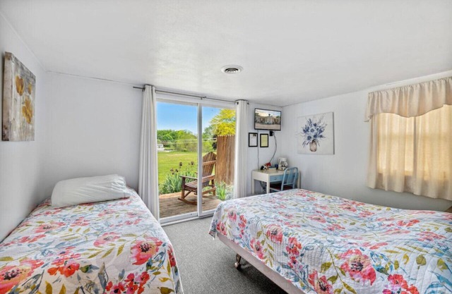 Sunset Acres Motel - Number 8
