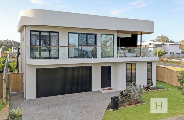 Sunset and Serenity Trinity - Luxury Lakefront Living with Relaxed Leisure