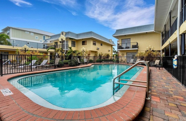 Sunset Corner - Beach View & Heated Pool!