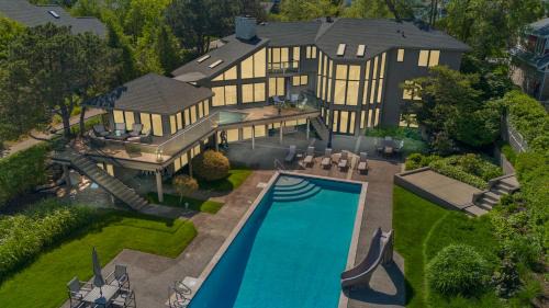 Sunset Manor
