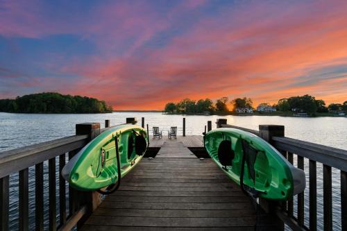 Sunset Shores Resort: The Homestead Hot TUB
