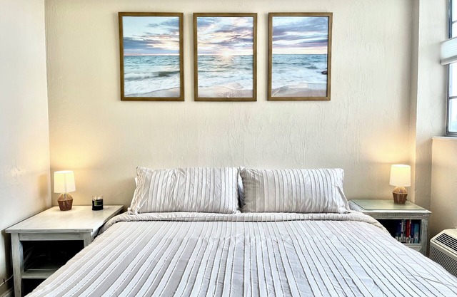 Sunset Studio Daytona Beachfront - 2 Pools & Beach Access + Balcony 3rd Floor