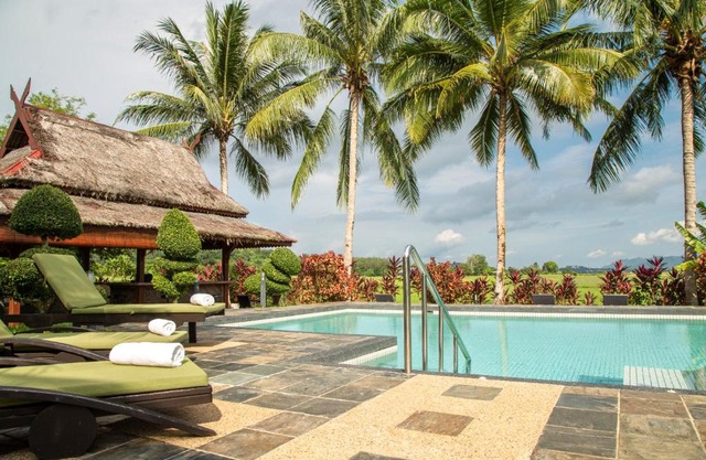 Sunset Valley Holiday Houses