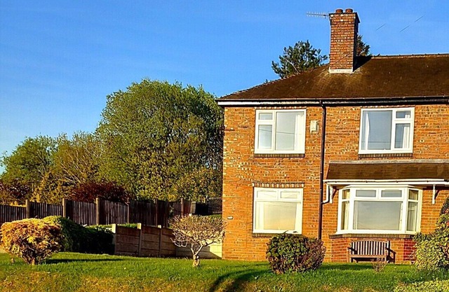 SUNSET VIEW, Comfortable spacious house in the beautiful County of Staffordshire