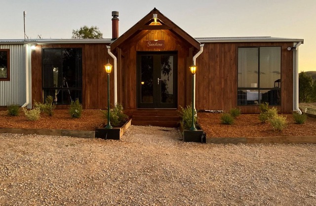 'Sunstone' 2-Bed Cabin in Mudgee - Kundalini Lodge