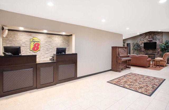 Super 8 by Wyndham Billings