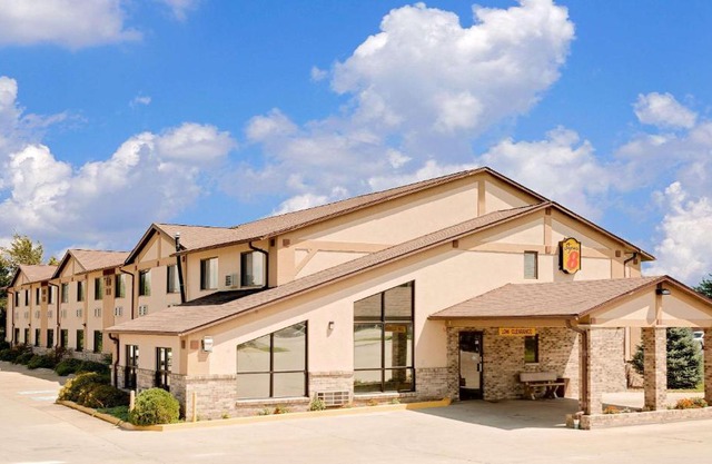 Super 8 by Wyndham Centerville