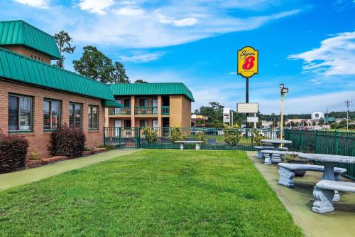 Super 8 by Wyndham Columbia/Ft. Jackson SC
