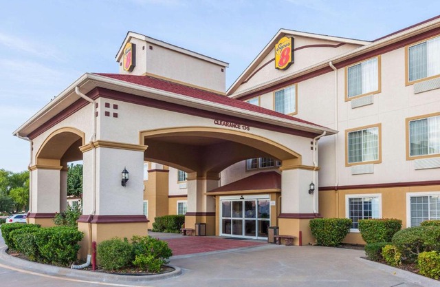 Super 8 by Wyndham Hillsboro TX