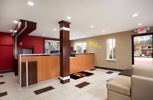 Super 8 by Wyndham Joplin