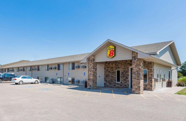 Super 8 by Wyndham Kearney