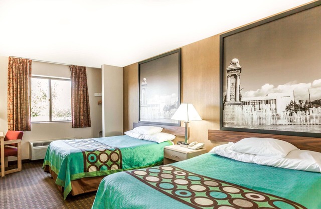 Super 8 by Wyndham Liverpool/Clay/Syracuse Area