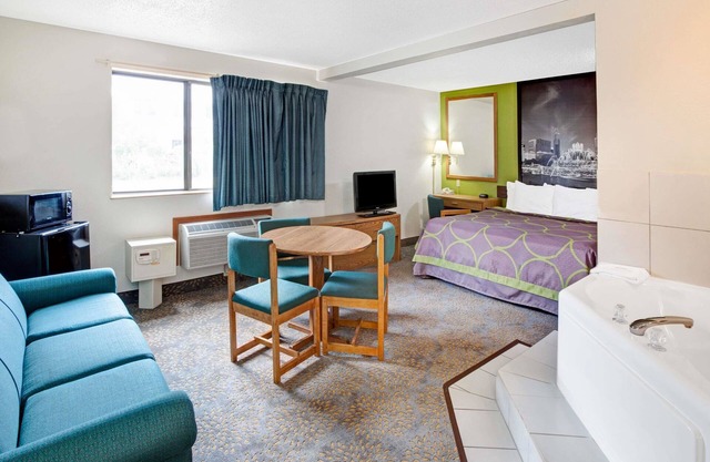 Super 8 by Wyndham Mokena/Frankfort/I-80