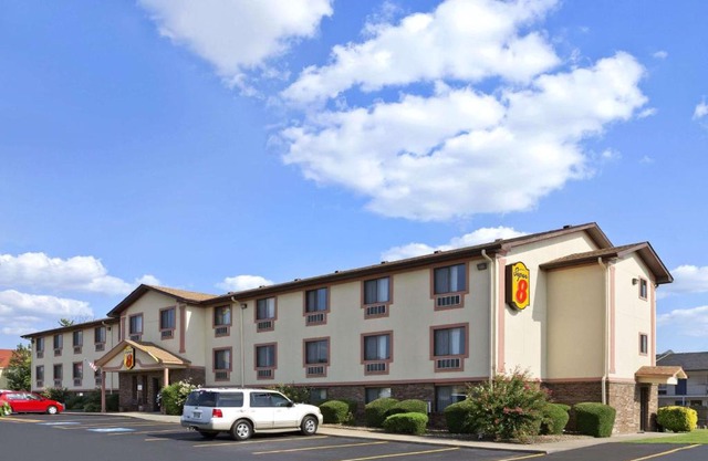 Super 8 by Wyndham Russellville